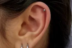 marsapiercing-przeklucie-piercing-ucho-lobe-helix-komozycja-we-wroclawiu