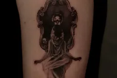 marsatattoo-fineline-mikrorealizm-lustro-odbicie-tatuaz-na-rece-wroclaw