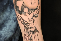 sokol-tatuaz-graficzny-atlas-mitologia-przedramie-wroclaw