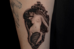 marsatattoo-fineline-mikrorealizm-portret-barok-kobieta-tatuaz-na-rece-wroclaw